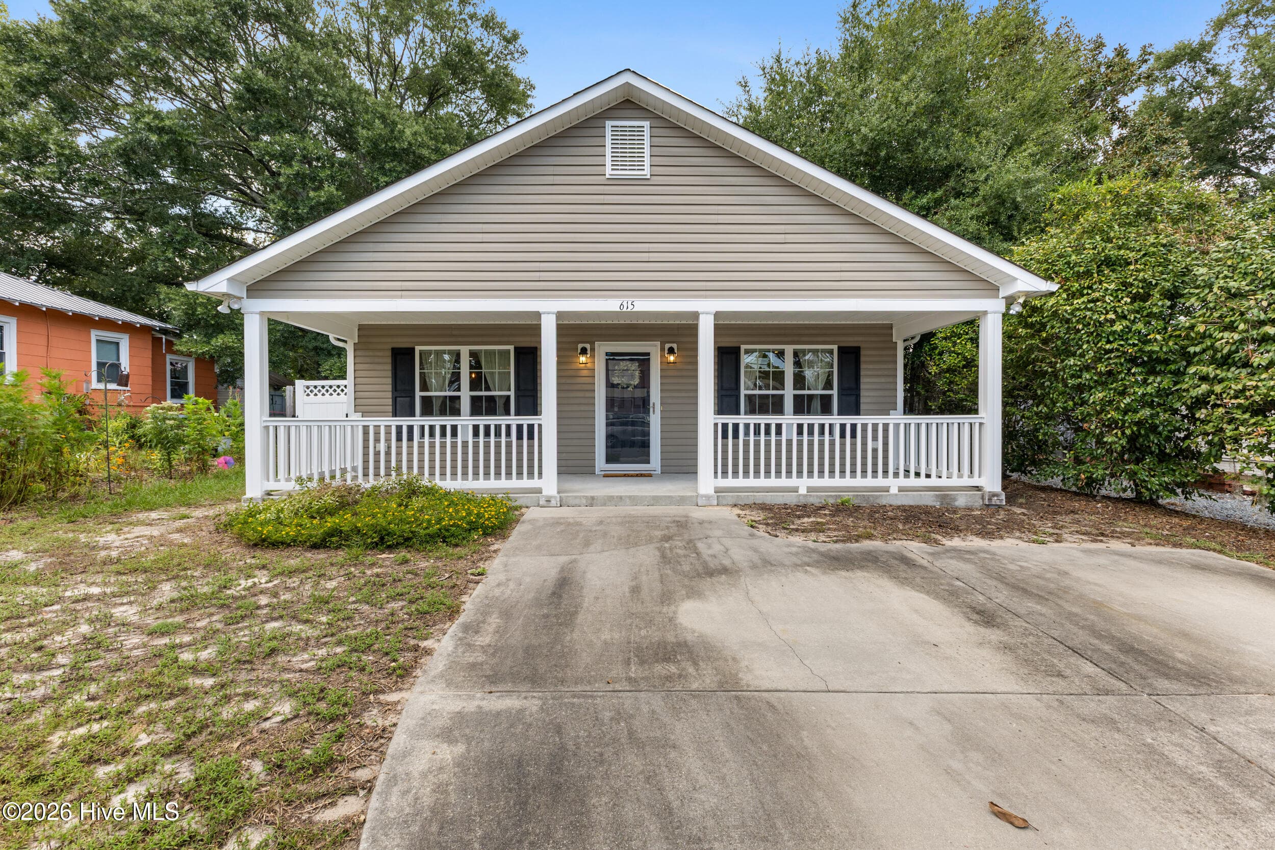 Single Family Residence at 615 Tennessee Avenue, Wilmington, NC 28401, photo 5 of 38