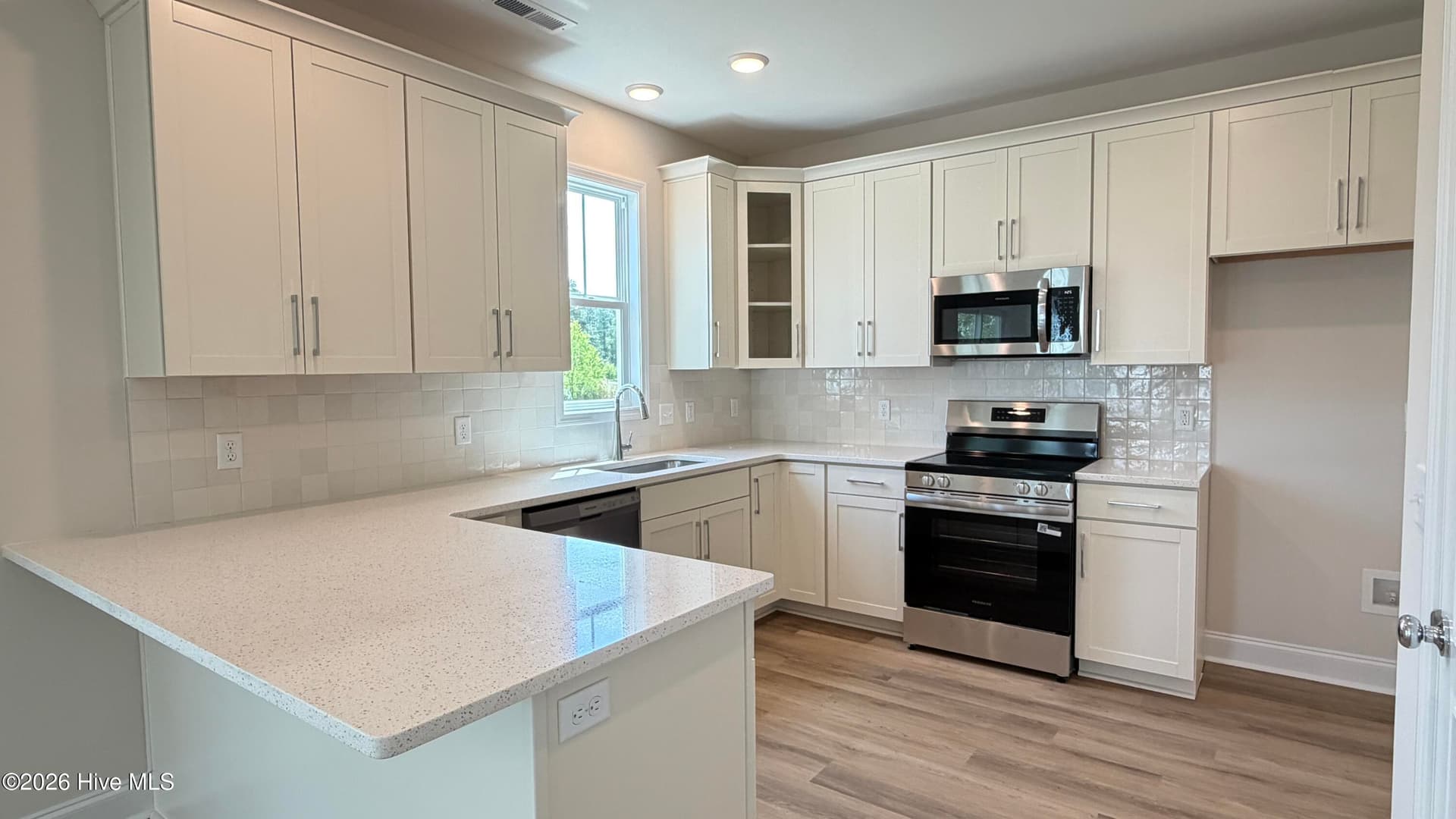 Single Family Residence at 511 Country Club Villa Drive, Shallotte, NC 28470, photo 8 of 76