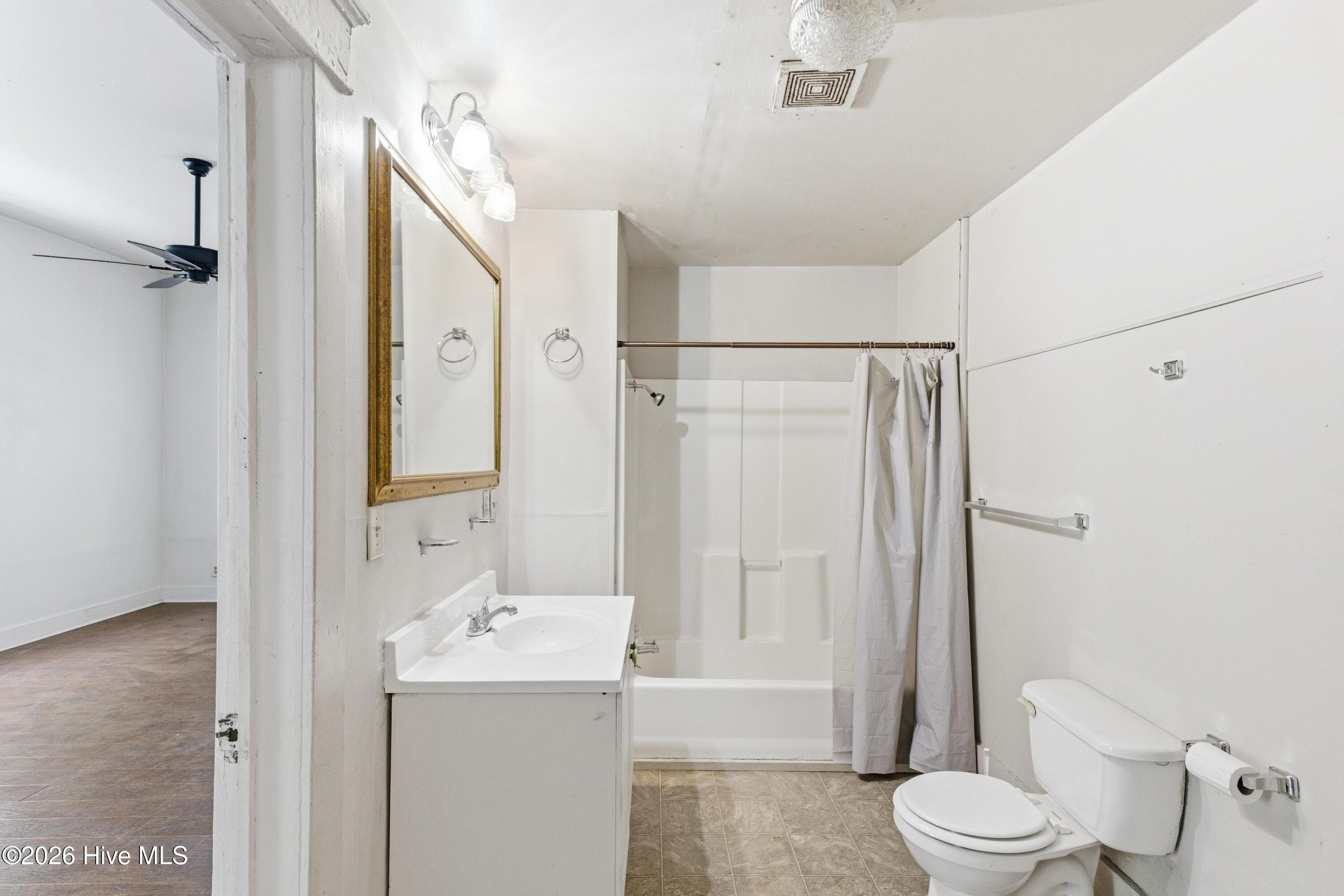 Duplex at 623 S 6th Street, Wilmington, NC 28401, photo 14 of 29