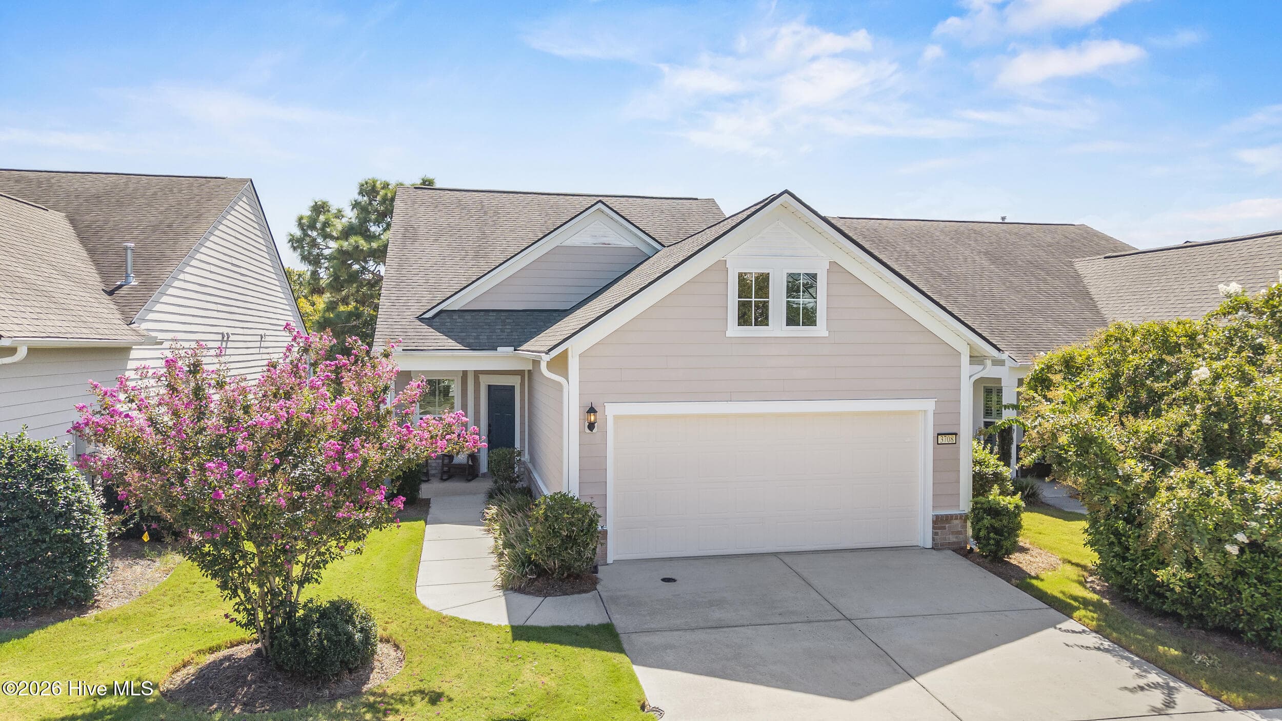 Single Family Residence at 3708 Old Sand Mine Drive, Wilmington, NC 28412, photo 3 of 43