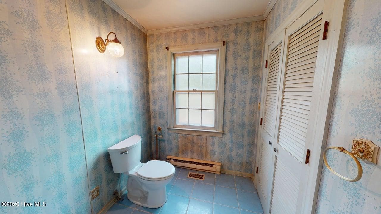 Single Family Residence at 808 W South Street W, Ahoskie, NC 27910, photo 26 of 50