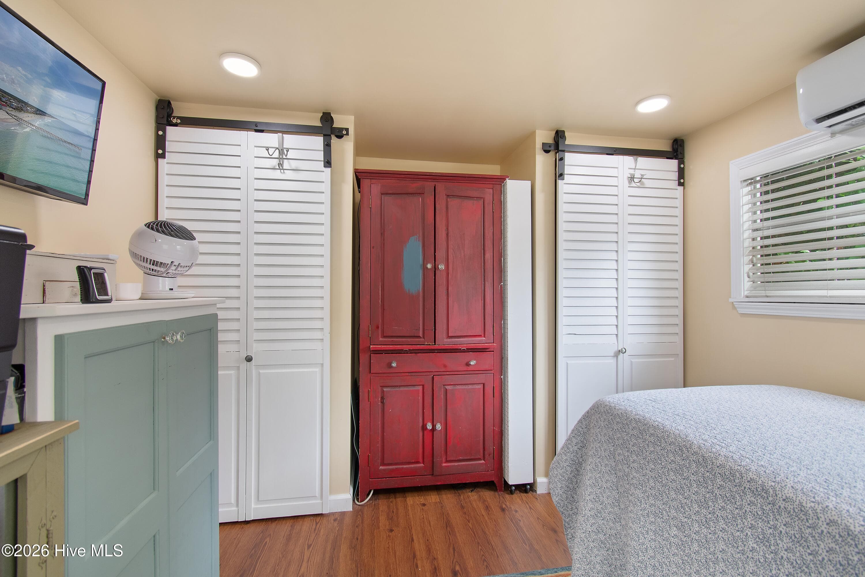 Manufactured Home at 7701 E Yacht Drive, Oak Island, NC 28465, photo 24 of 69