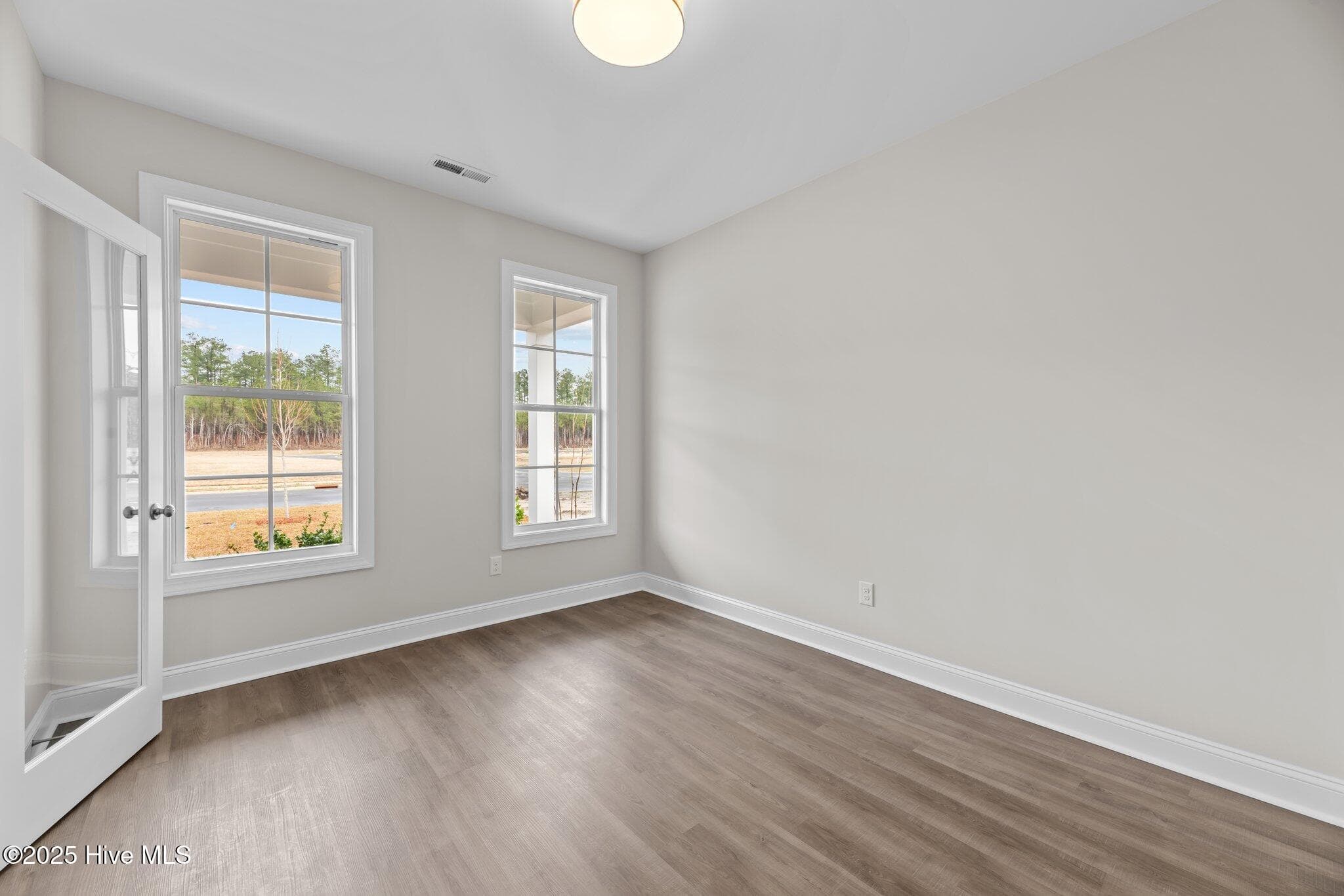 Single Family Residence at 1015 Brighton Drive, New Bern, NC 28562, photo 17 of 47