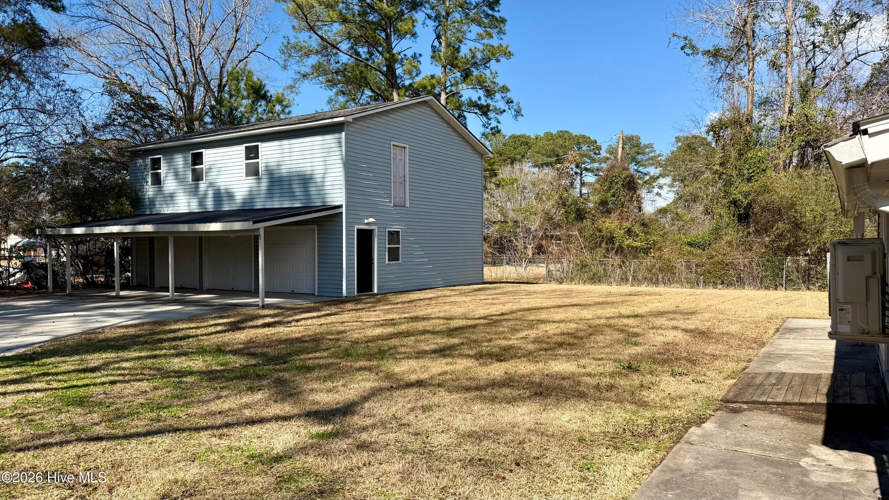 Single Family Residence at 1113 Cherry Tree Drive, New Bern, NC 28562, photo 16 of 80