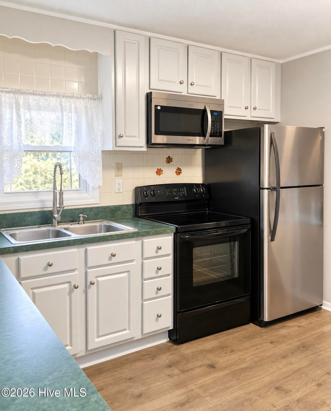 Manufactured Home at 206 Scuppernong Road, Columbia, NC 27925, photo 13 of 52