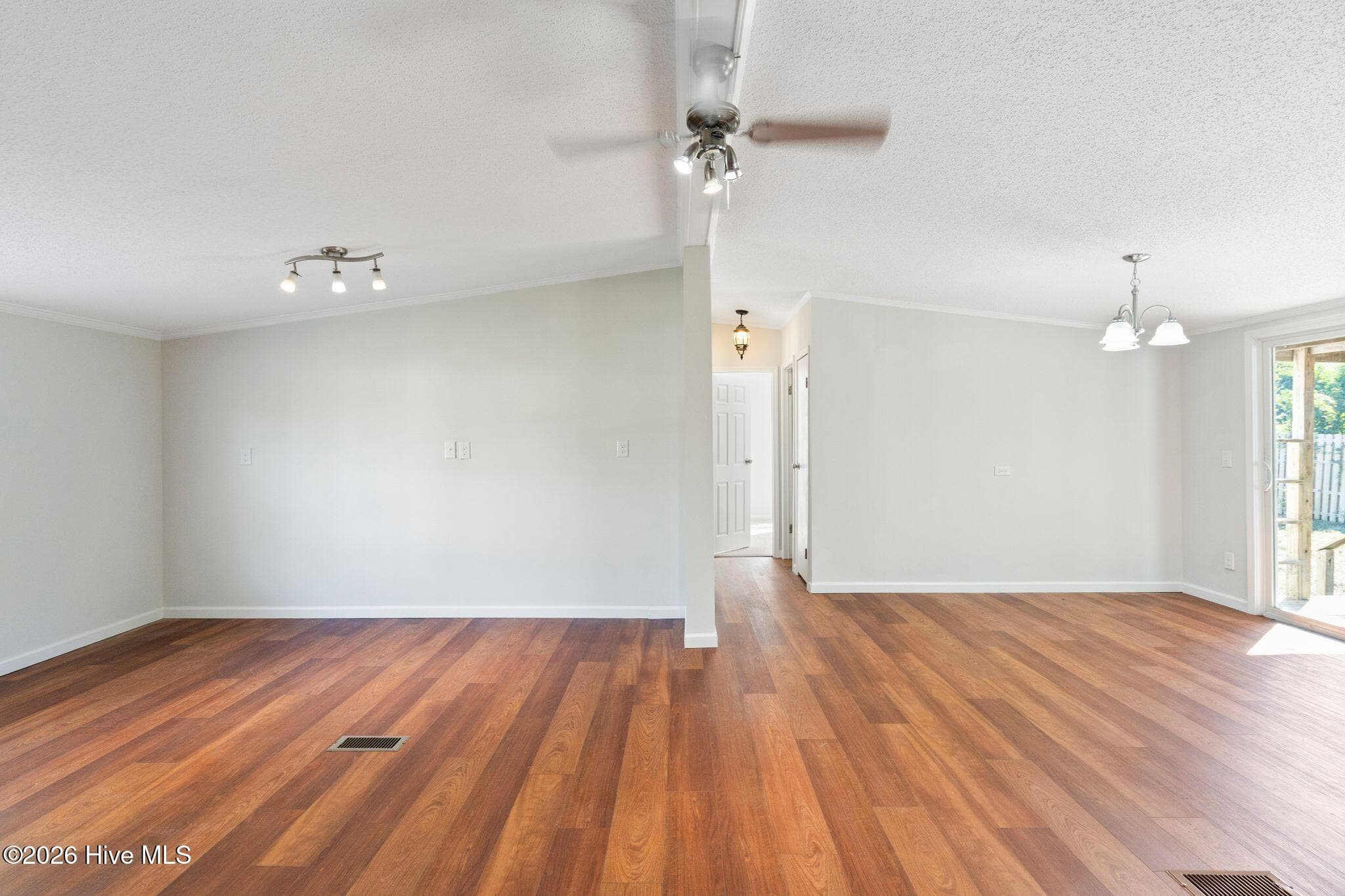 Manufactured Home at 6140 Carolina Beach Road Trlr 28, Wilmington, NC 28412, photo 13 of 54