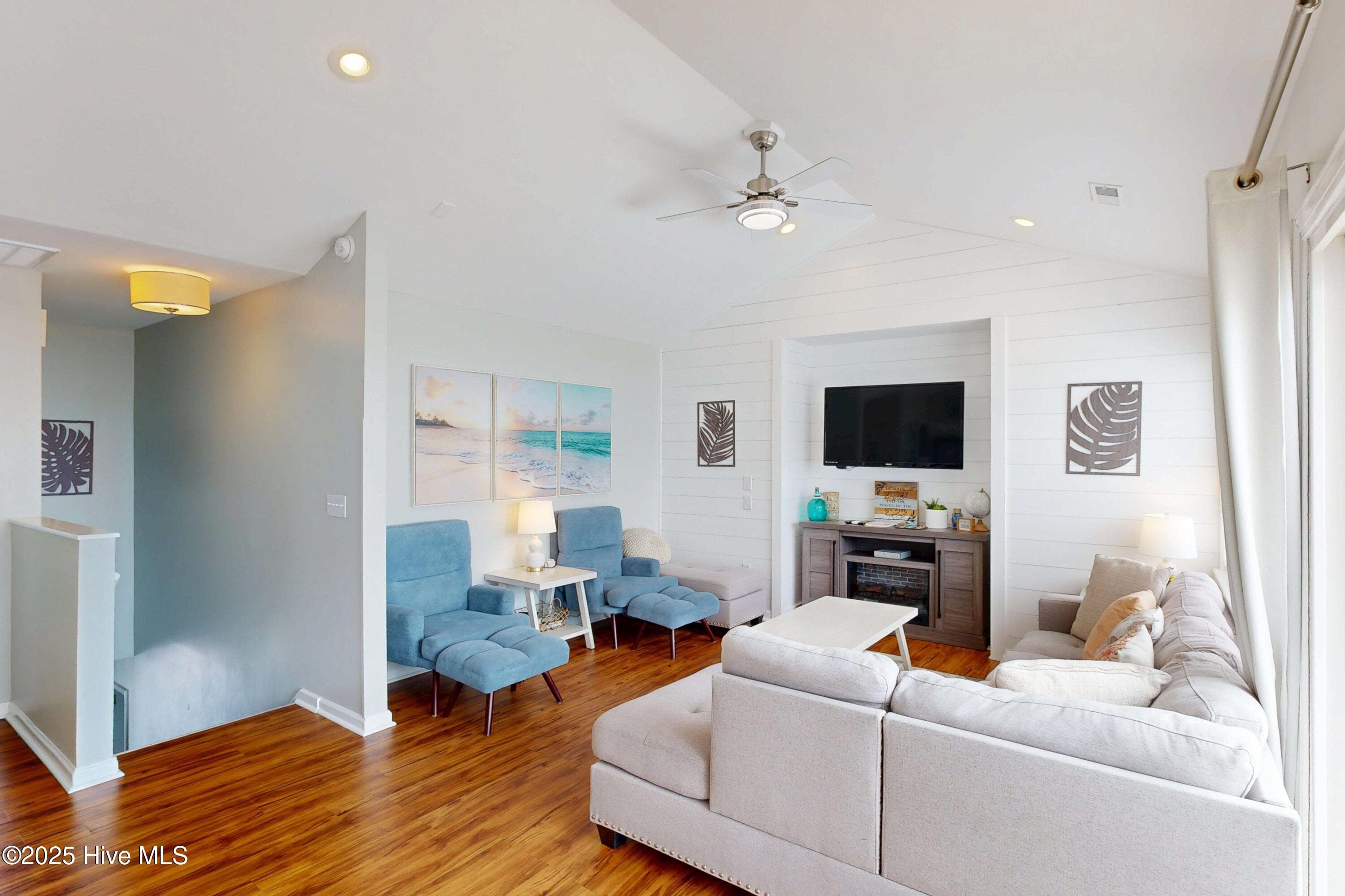 Single Family Residence at 124 N Permuda Wynd Drive, North Topsail Beach, NC 28460, photo 19 of 84
