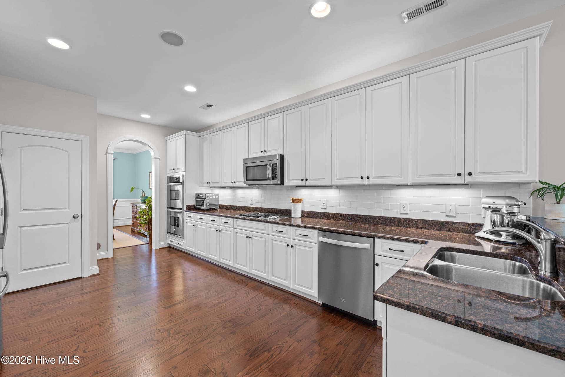 Single Family Residence at 7061 Forest Bend Lane, Wilmington, NC 28411, photo 14 of 67