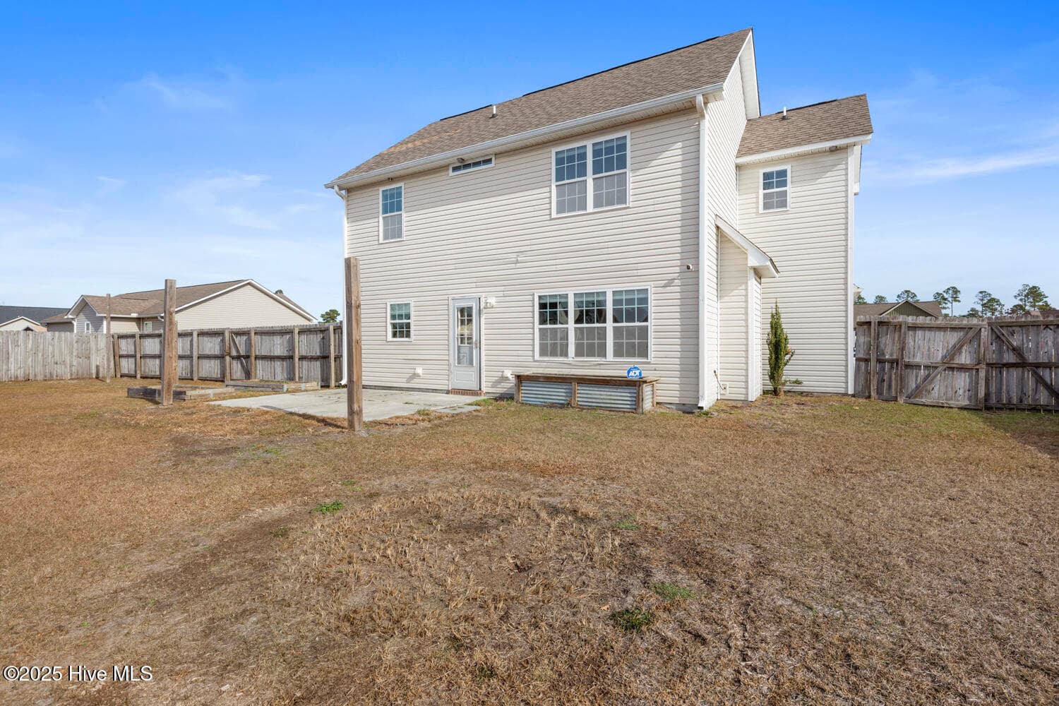 Single Family Residence at 405 Duncan Drive S, Richlands, NC 28574, photo 33 of 34