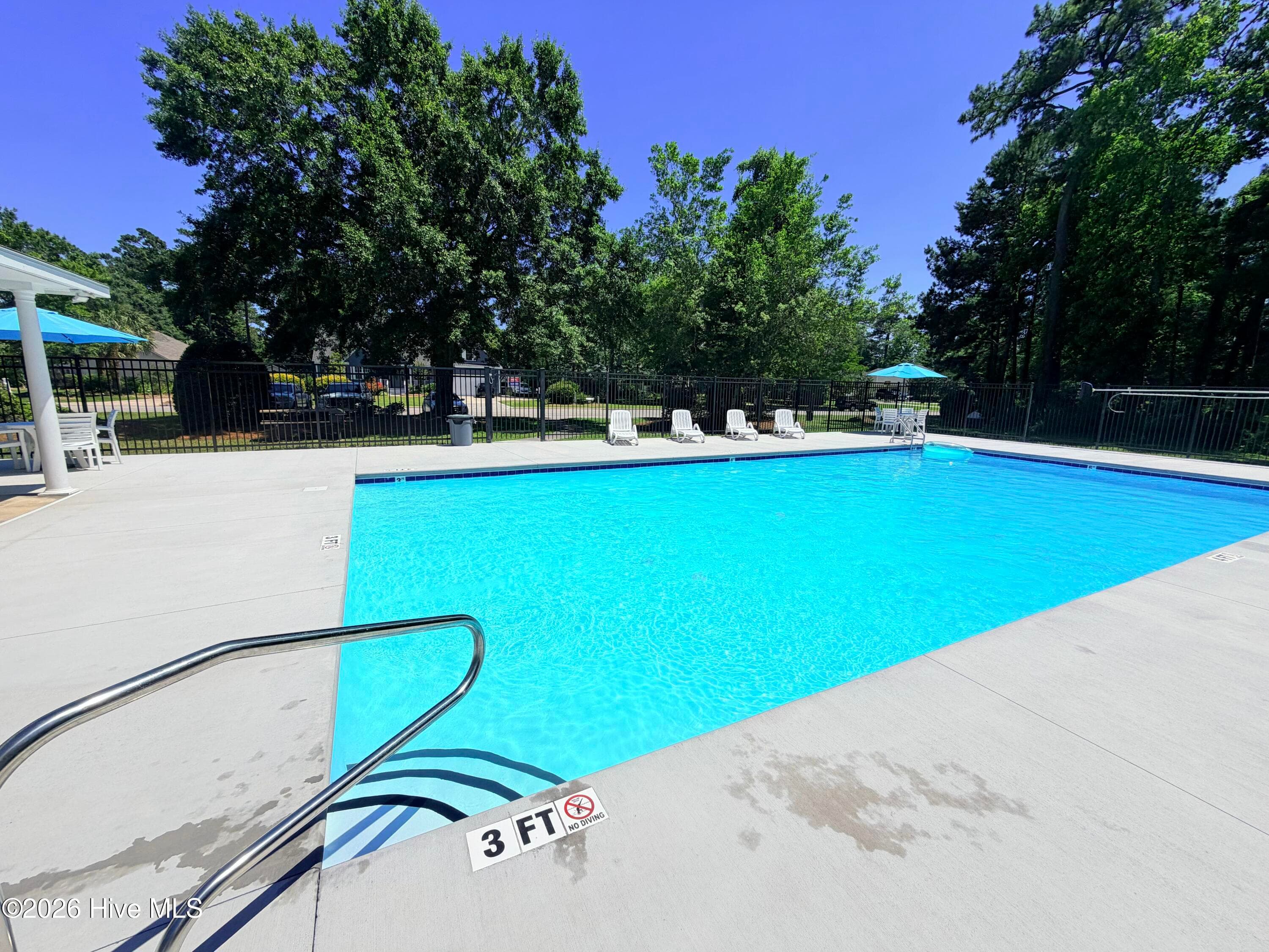 neighborhood pool with bath house - 1926 Snowy Egret Drive, Morehead City, NC 28557