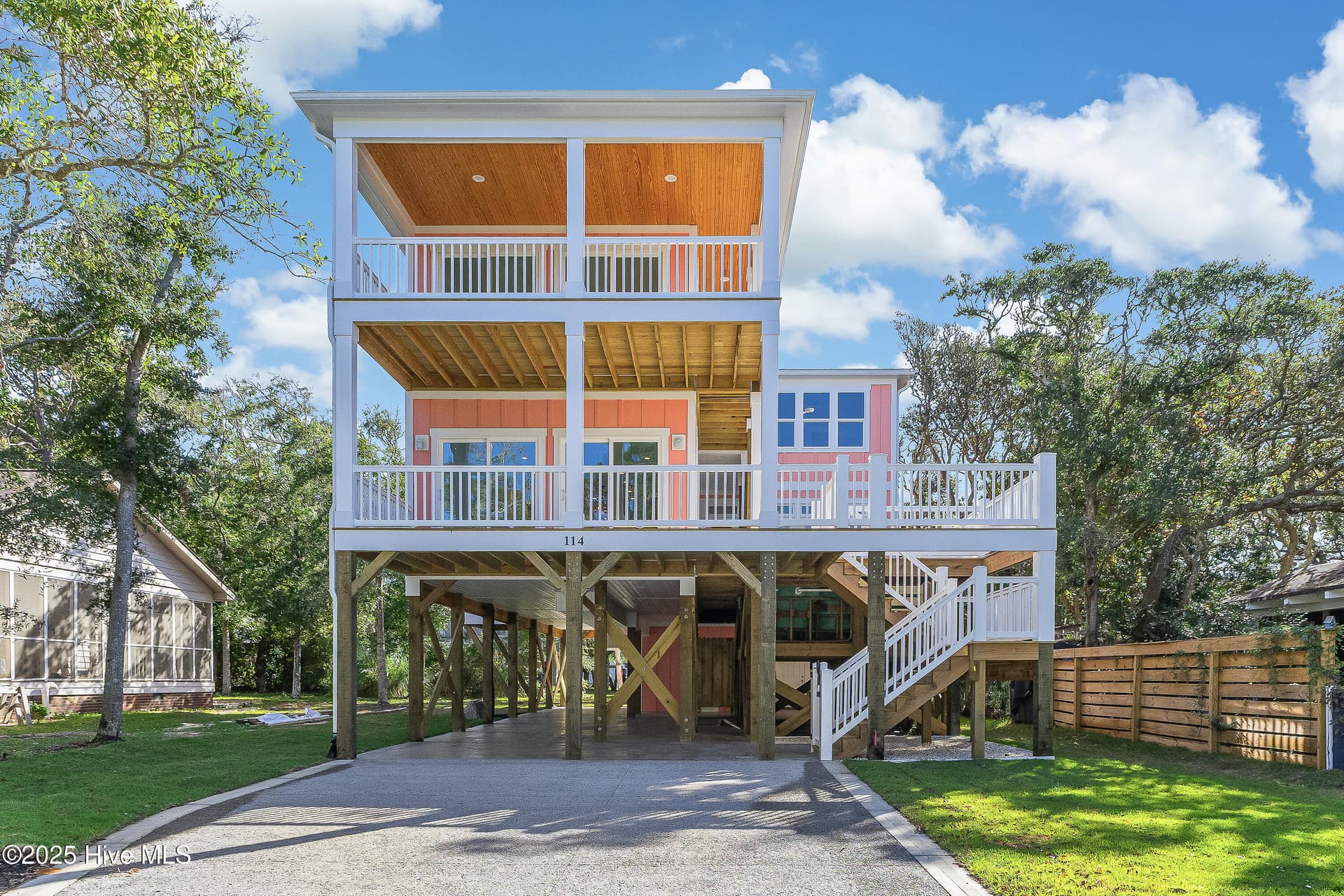 114 SE 75th Street, Oak Island, NC 28465
