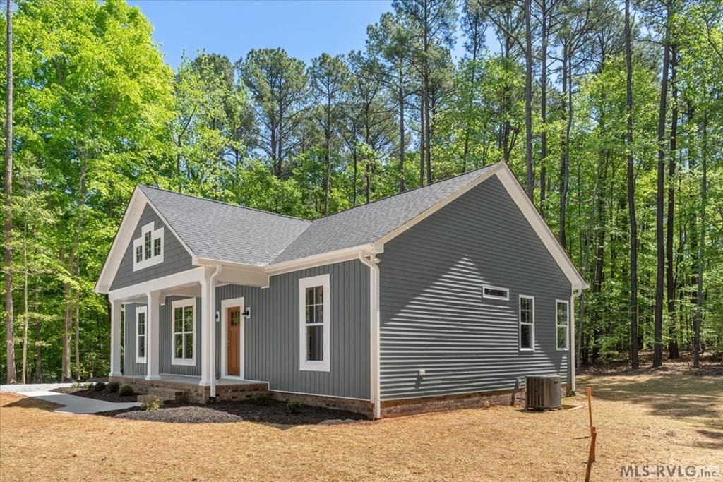 Residential/Vacation at 141 Jamestown Lane, Bracey VA 23919, Bracey, photo 2 of 44