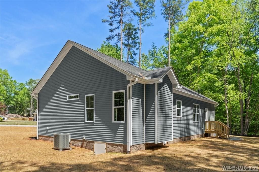 Residential/Vacation at 141 Jamestown Lane, Bracey VA 23919, Bracey, photo 3 of 44