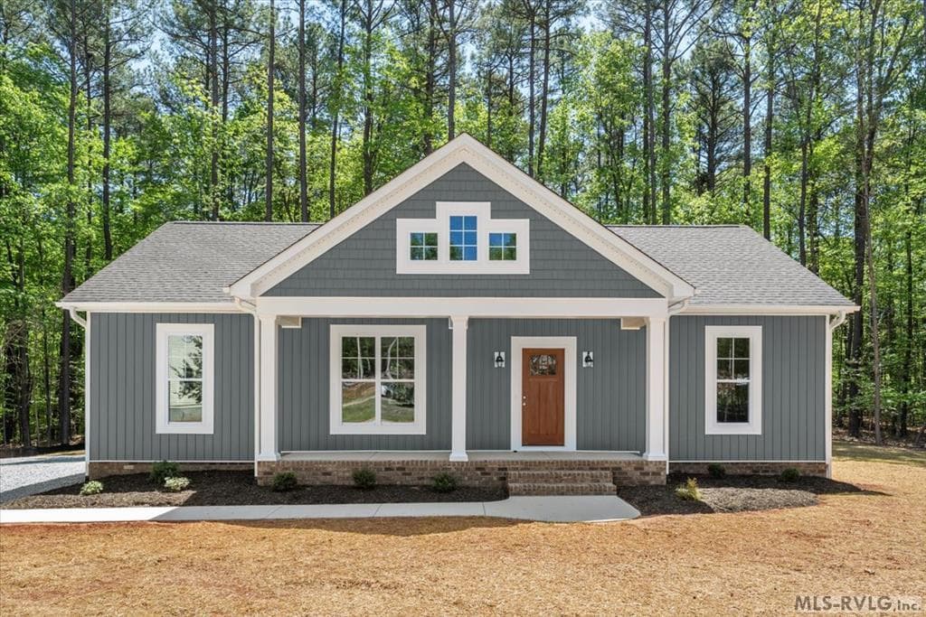 141 Jamestown Lane, Bracey VA 23919