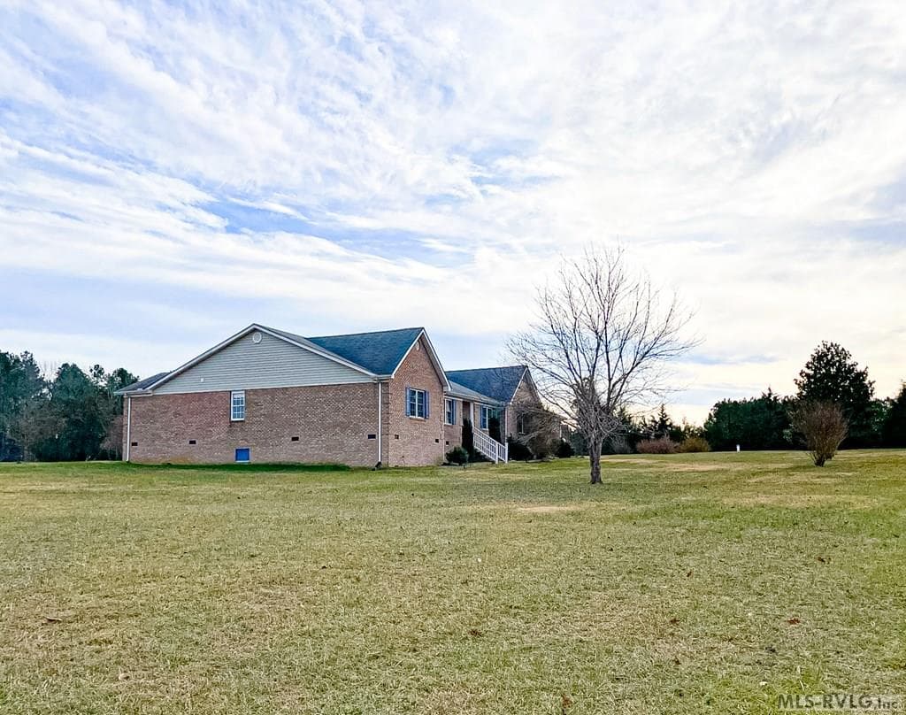 59 Taylor Farms Rd, Kenbridge VA 23944 photo 2