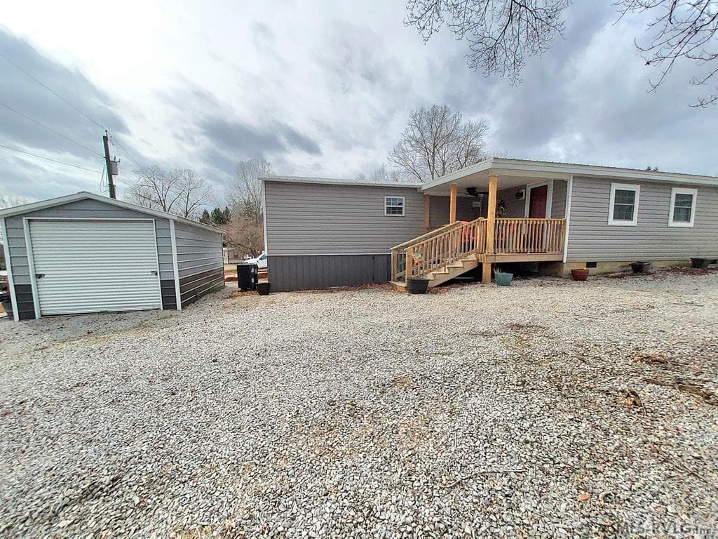 115 Ford Trail, Bracey VA 23919
