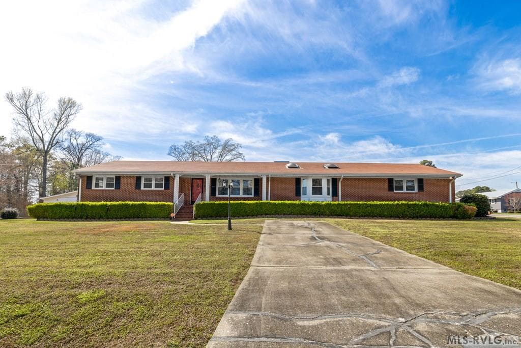 515 Oakwood Avenue, Roanoke Rapids NC 27870 photo 3