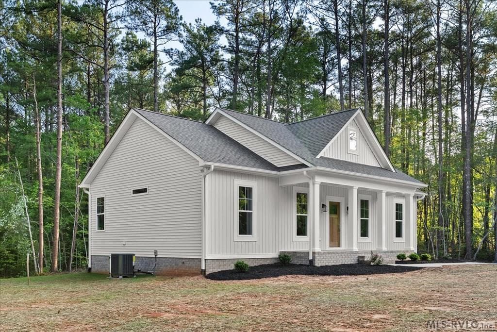 136 Hicks Drive, Bracey VA 23919 photo 3