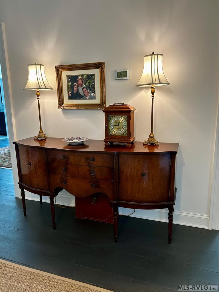 Side board waiting-