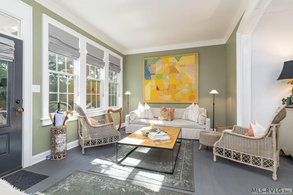 The Over All View of Sun Room