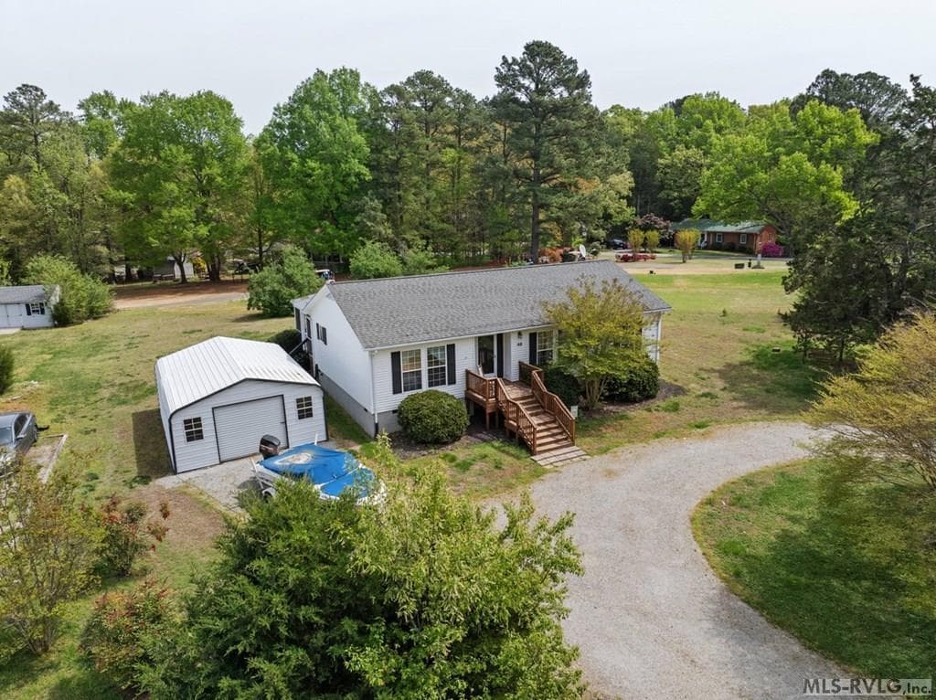 48 Longwood Drive, Bracey VA 23919