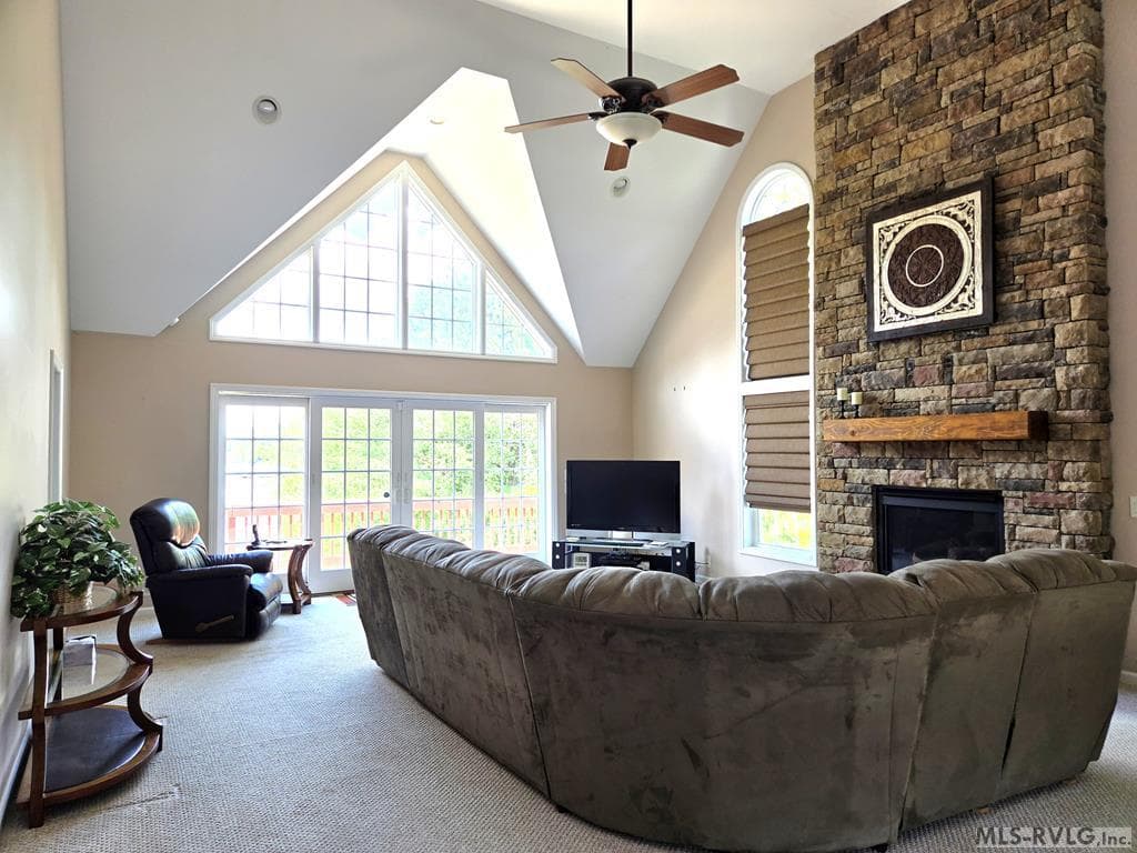 FAMILY ROOM B