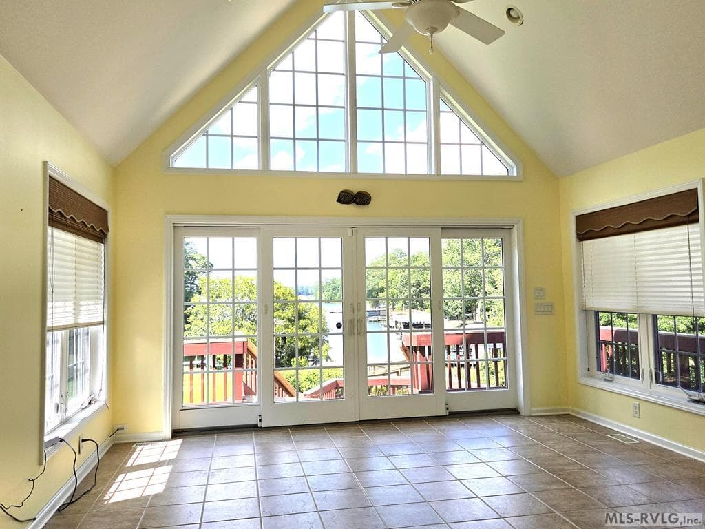 SUNROOM A