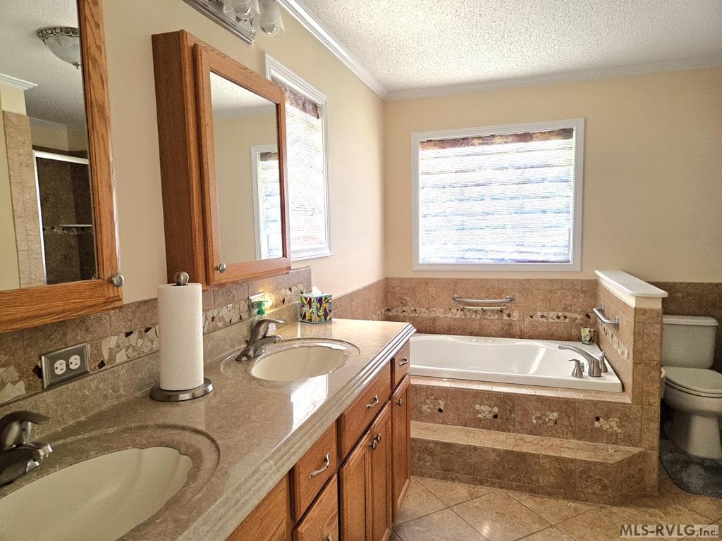MASTER BATHROOM C
