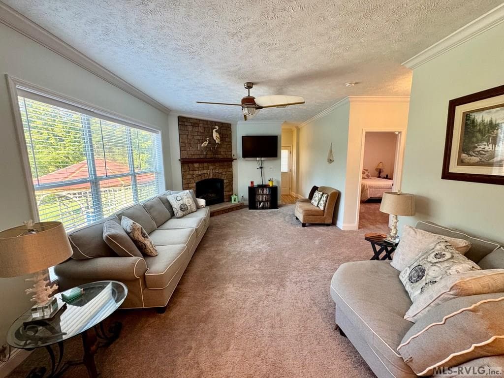Family Room - 285 Brady Way, Clarksville VA 23927, Clarksville