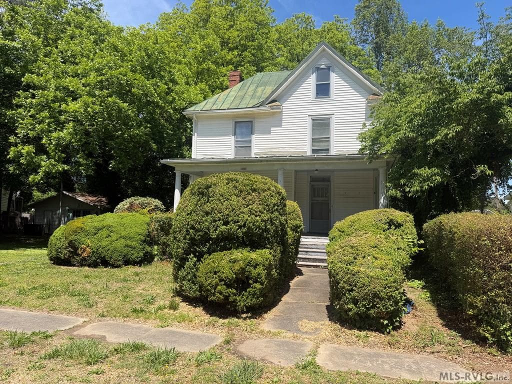 Residential/Vacation at 1410 10th St, Victoria VA 23974, Victoria, photo 2 of 33