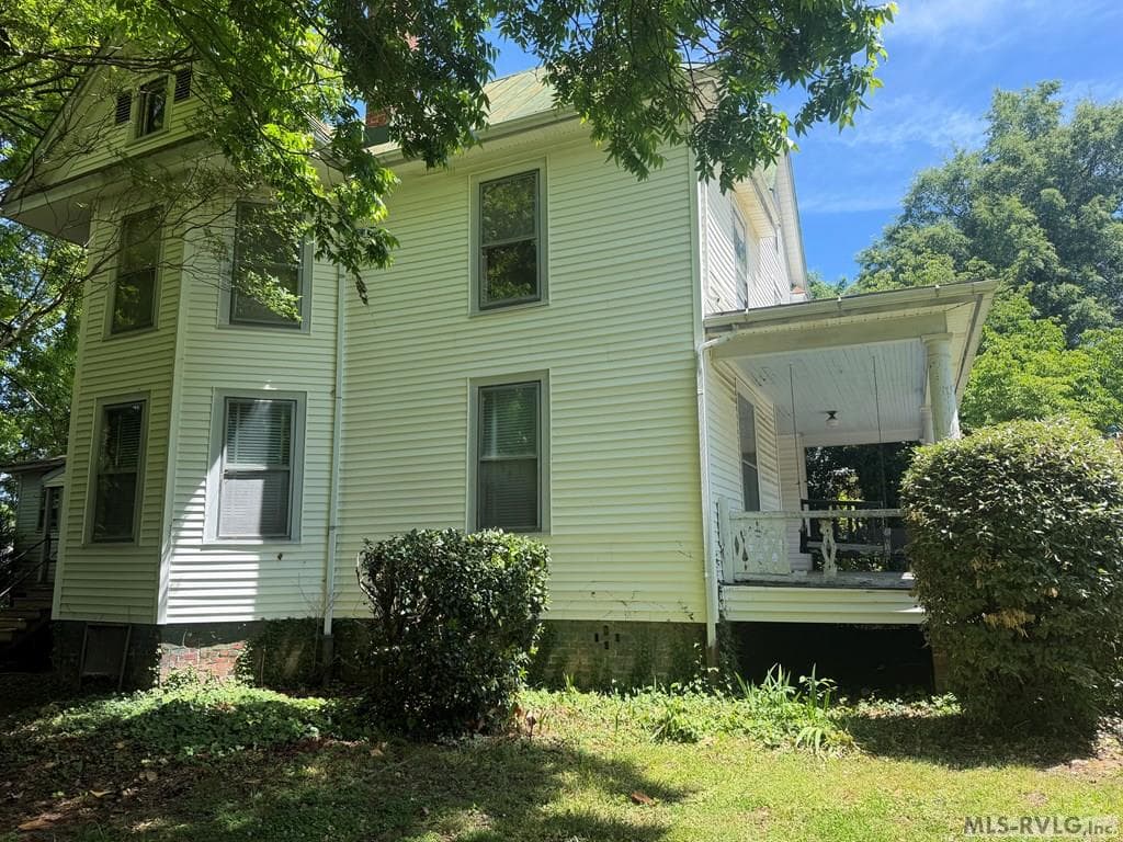 Residential/Vacation at 1410 10th St, Victoria VA 23974, Victoria, photo 7 of 33
