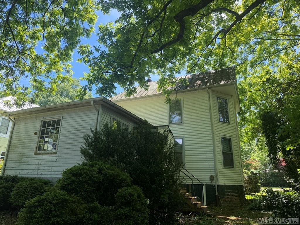 Residential/Vacation at 1410 10th St, Victoria VA 23974, Victoria, photo 9 of 33