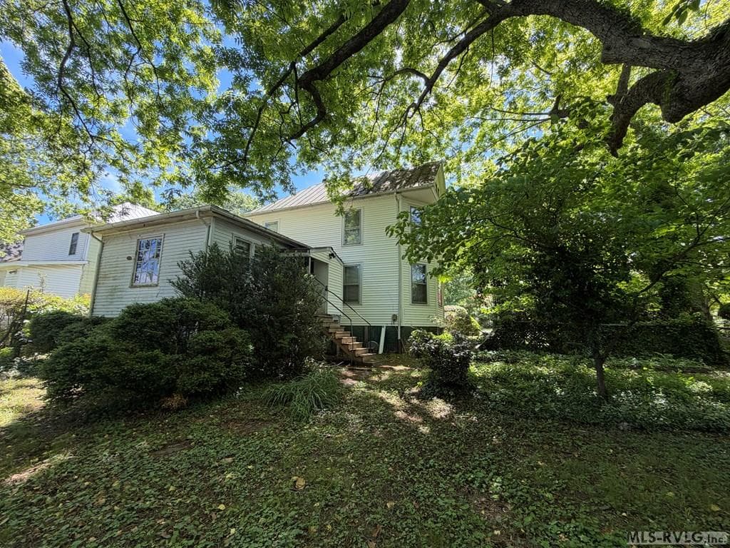 Residential/Vacation at 1410 10th St, Victoria VA 23974, Victoria, photo 8 of 33