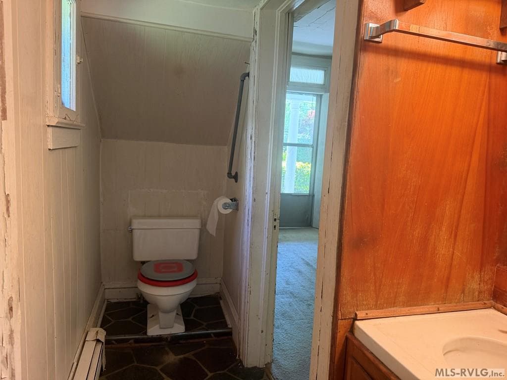 Residential/Vacation at 1410 10th St, Victoria VA 23974, Victoria, photo 25 of 33