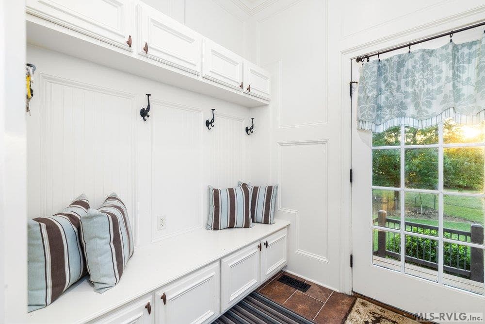 Mudroom, A glass-paneled door allows ample natural light to fill the room. - 381 West Bend Dr., Gasburg VA 23857, Gasburg