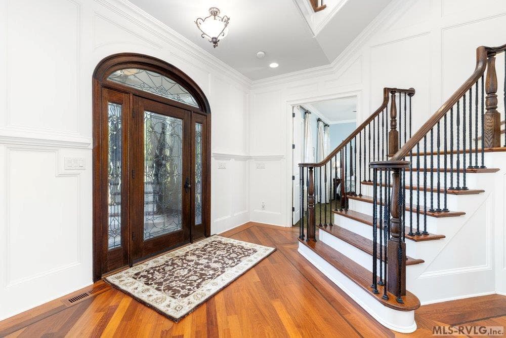 Entryway & Foyer, Step into a light-filled, grand foyer that makes a lasting first impression. - 381 West Bend Dr., Gasburg VA 23857, Gasburg