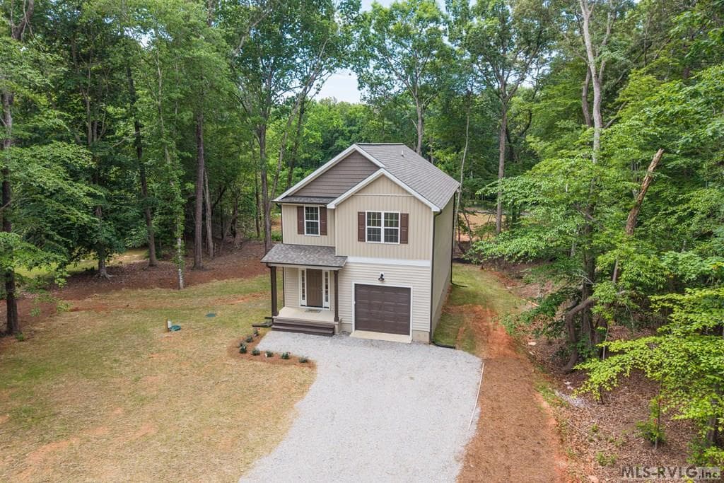604 Tanglewood Dr, Bracey VA 23919