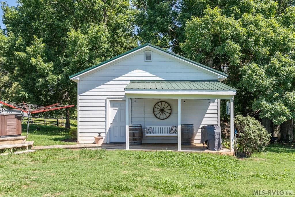 9366 Skipwith Rd, Chase City VA 23924 photo 10