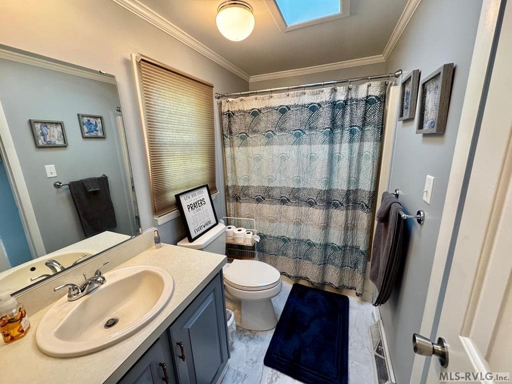 The Main Level Bath