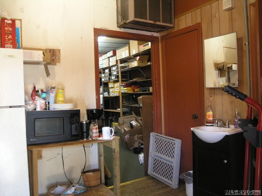 923 Roanoke Avenue, Roanoke Rapids NC 27870 photo 6