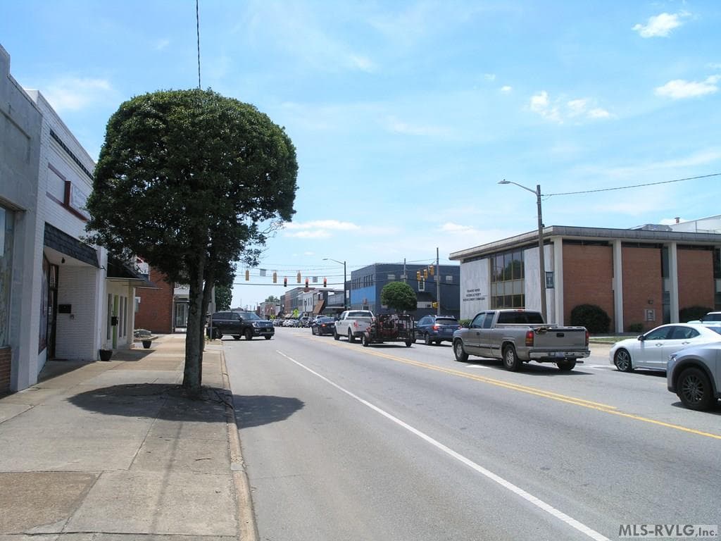 923 Roanoke Avenue, Roanoke Rapids NC 27870 photo 11