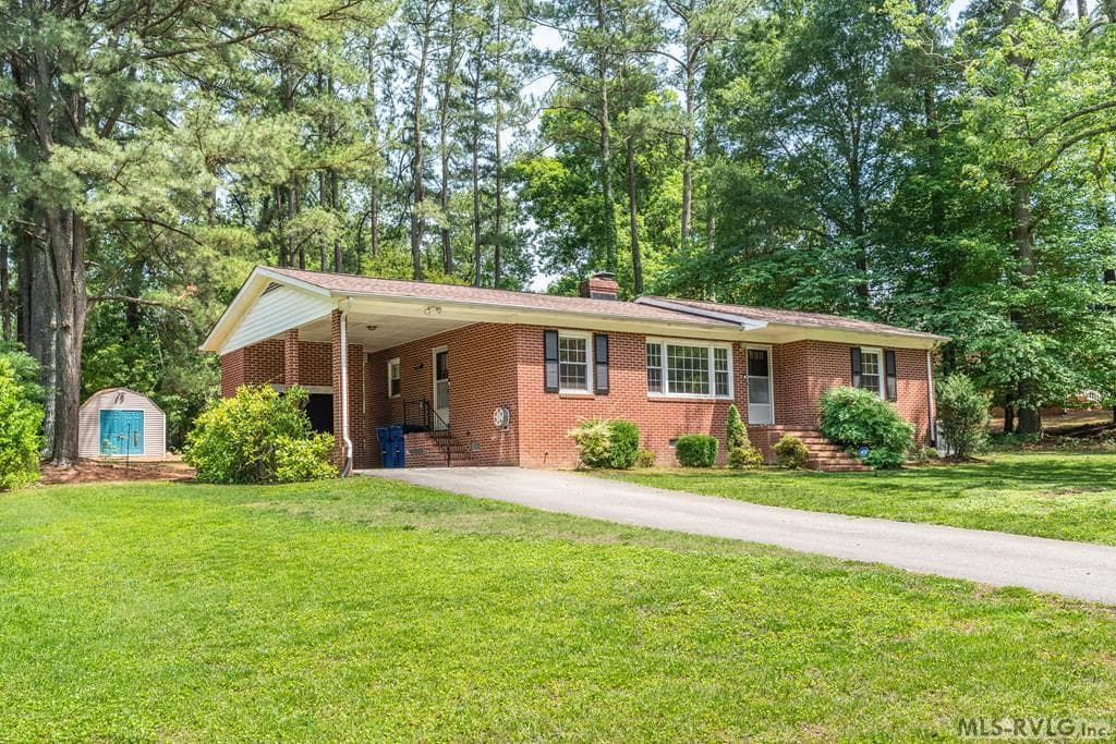 322 Pettus St, South Hill VA 23970