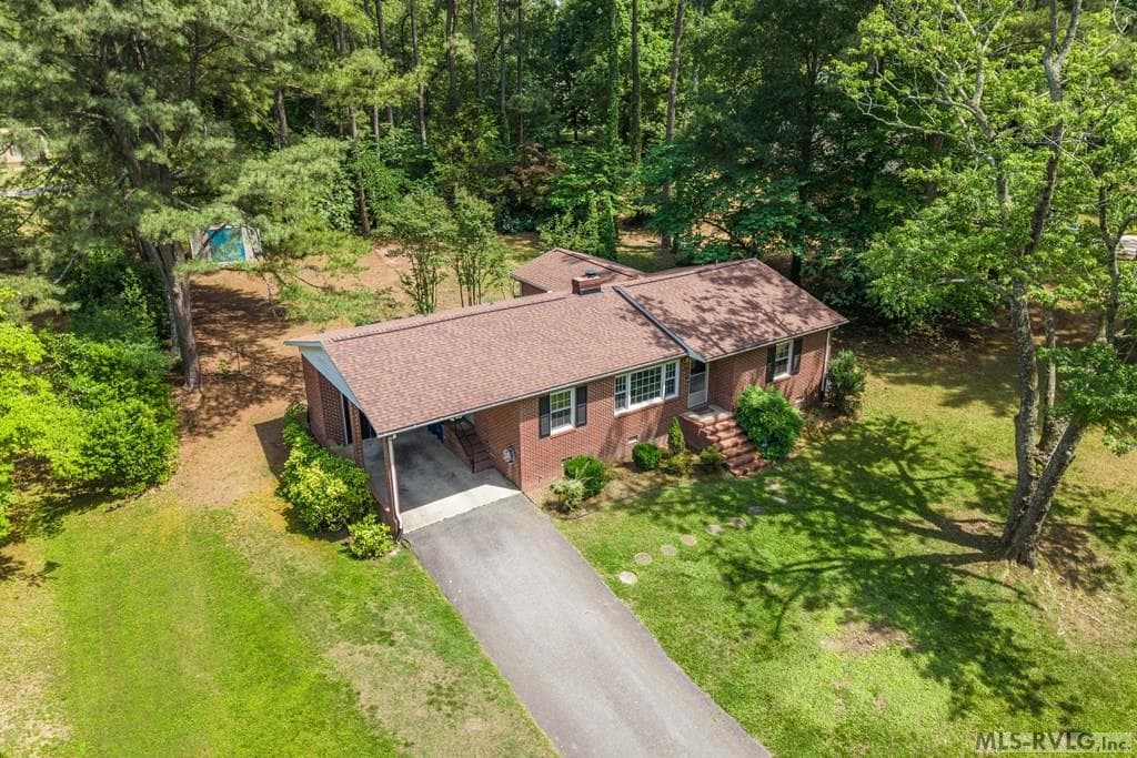 322 Pettus St, South Hill VA 23970 photo 5