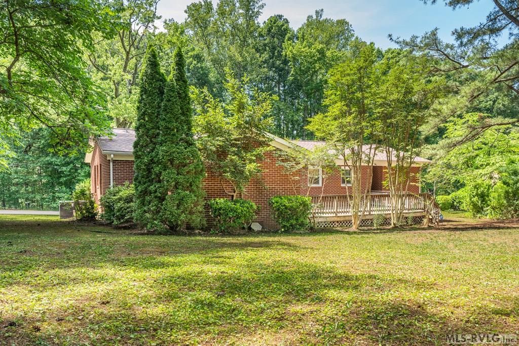 322 Pettus St, South Hill VA 23970 photo 8