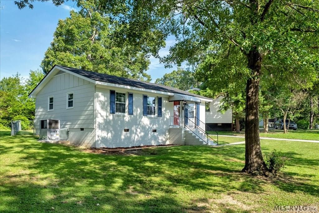 120 Southgate Drive, Roanoke Rapids NC 27870 photo 2