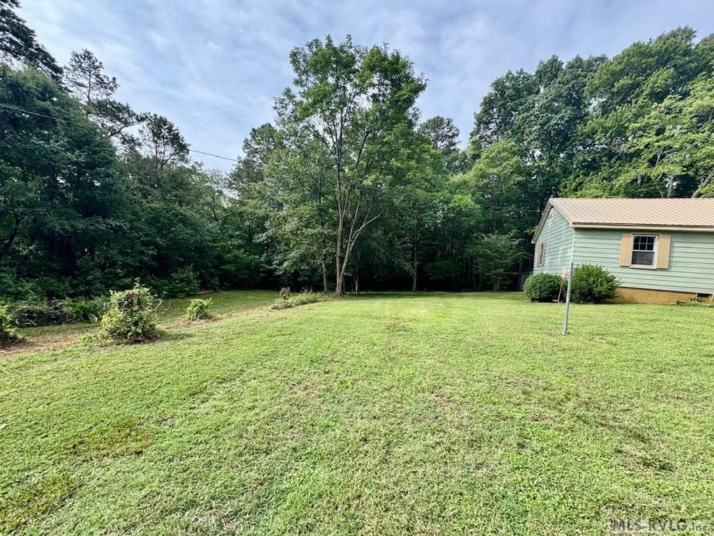 284-side yard