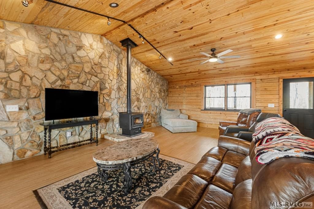594 Ferry Landing Drive, Boydton VA 23917 photo 9