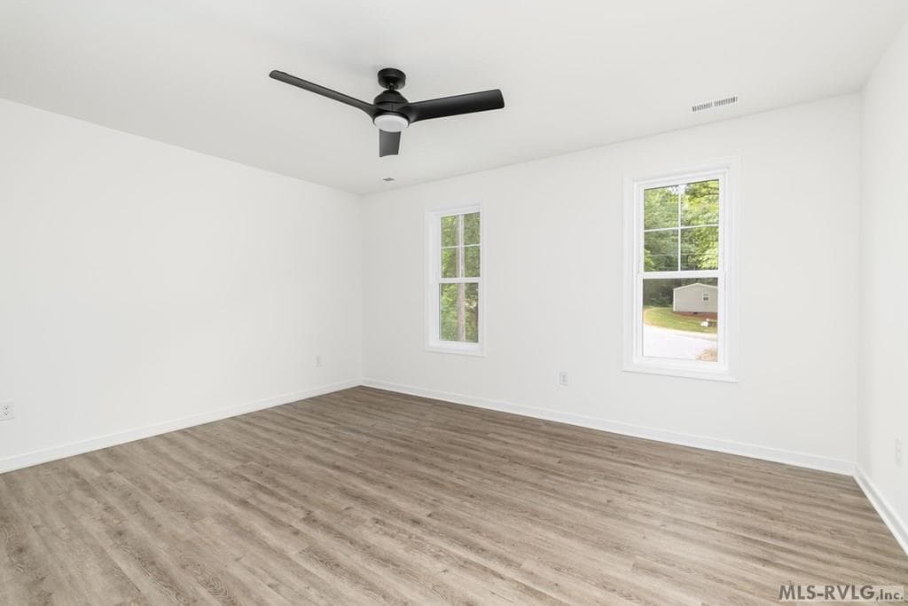Residential/Vacation at 208 Chestnut Dr., Bracey VA 23919, Bracey, photo 17 of 53