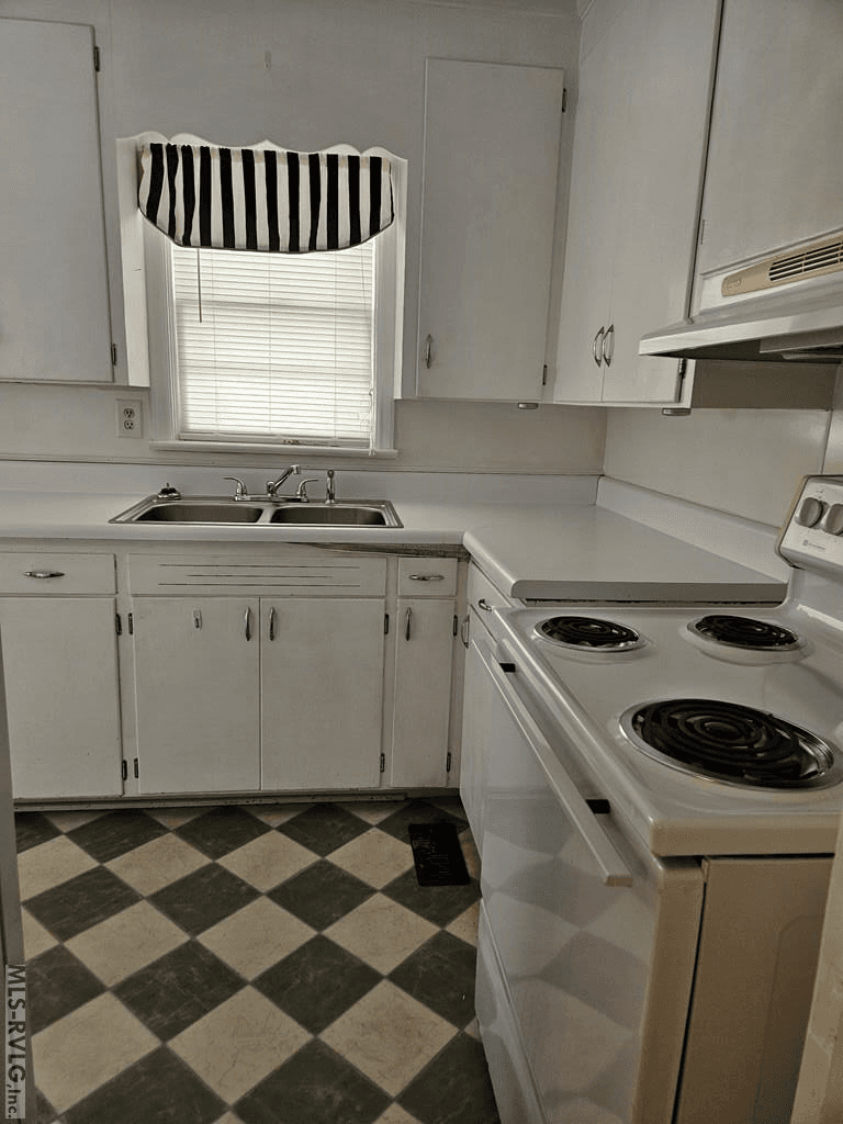 703 Raleigh St, Roanoke Rapids NC 27870 photo 6