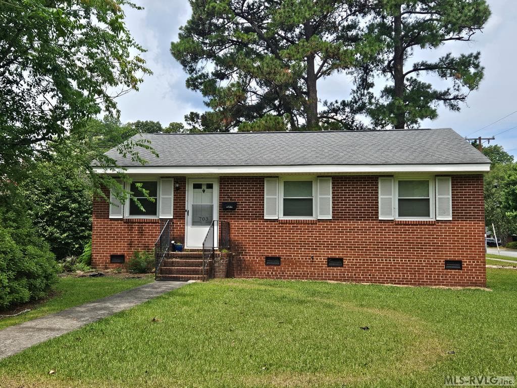 703 Raleigh St, Roanoke Rapids NC 27870